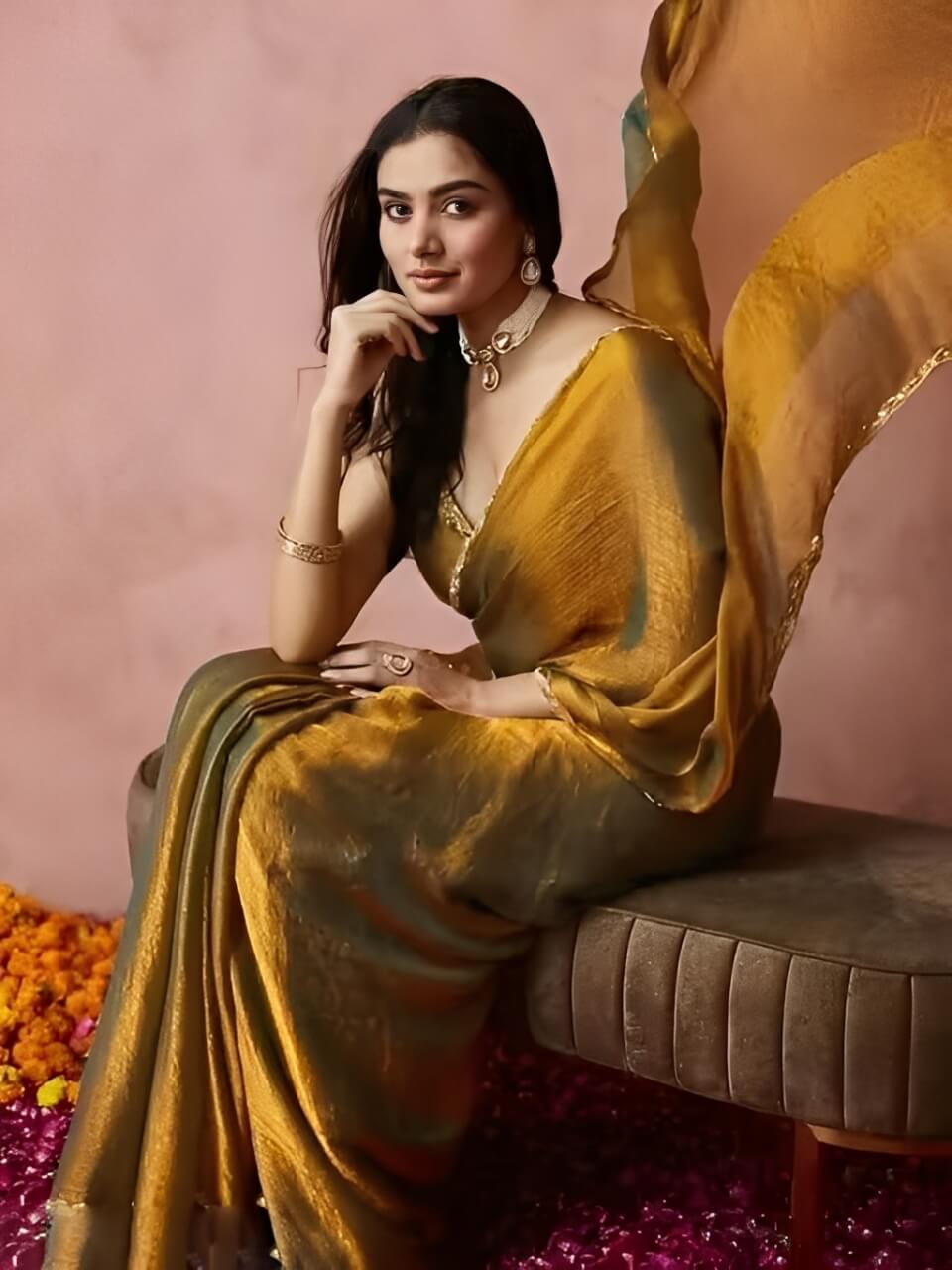 golden chiffon saree vastrik