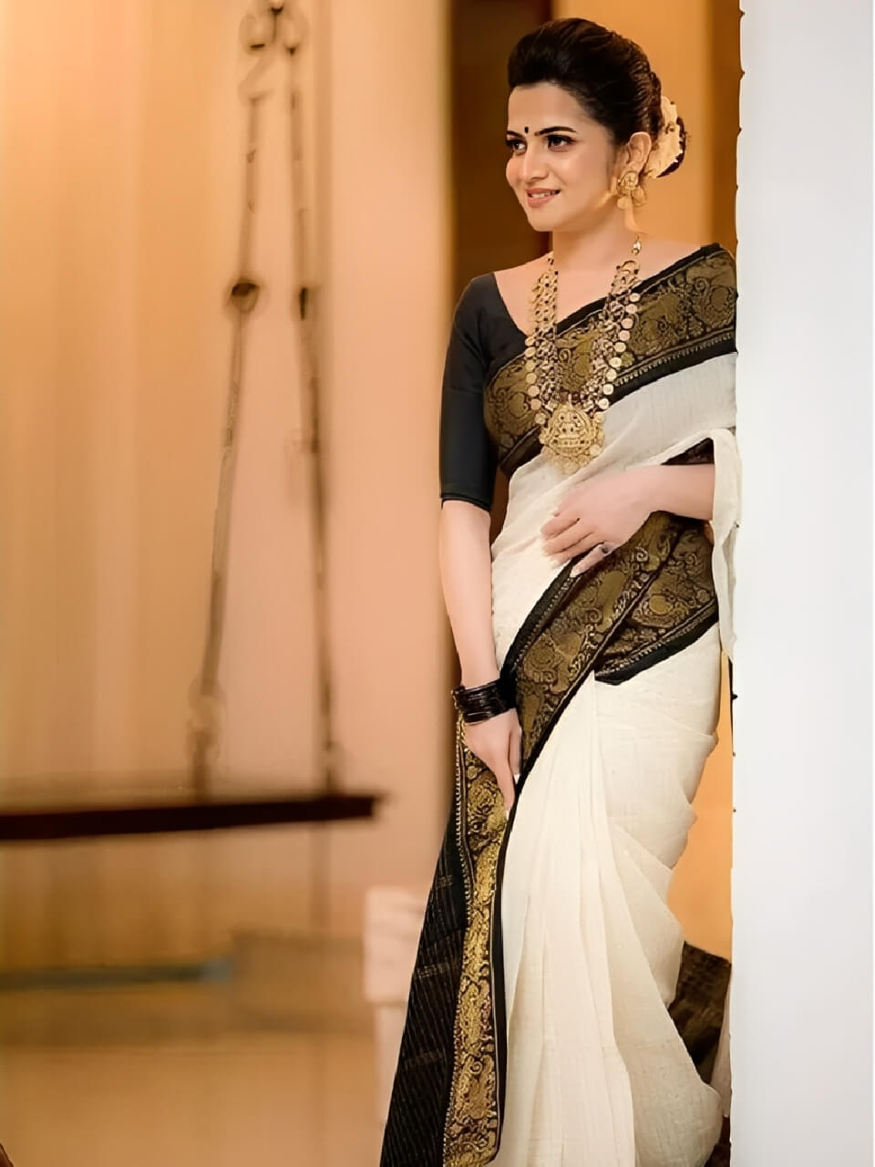 Jacquard Silk Saree - vastrik
